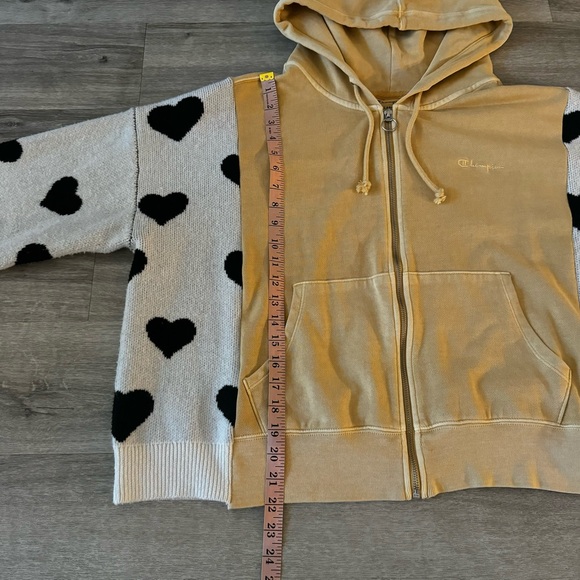 Micky Mouse and friends reworked champion yellow hoodie and heart sweatshirt - Picture 7 of 8